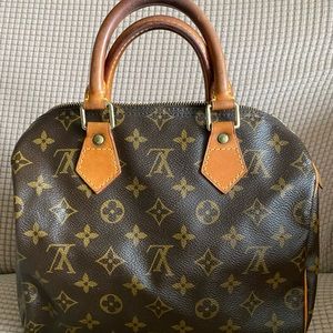 LV speedy (small) in very good condition.